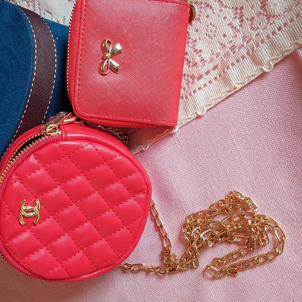 Red small bag with matching wallet